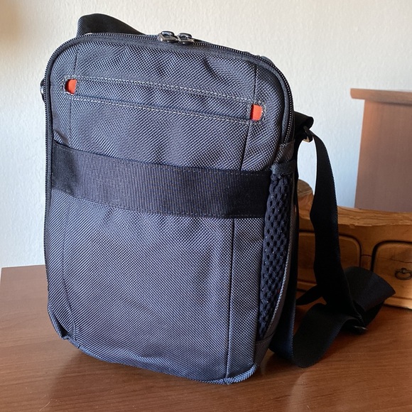 Tumi T-Tech Crossbody Bag - Picture 3 of 9